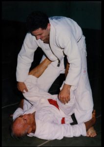 Mestre Li (8º DAN) Jiu Jitsu Tradicional Japonês Budokan com Mestre Helio Gracie (10º grau) do Gracie Jiu Jitsu