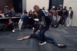 Aula Internacional de Defesa Pessoal com alunos da Baret Scholars