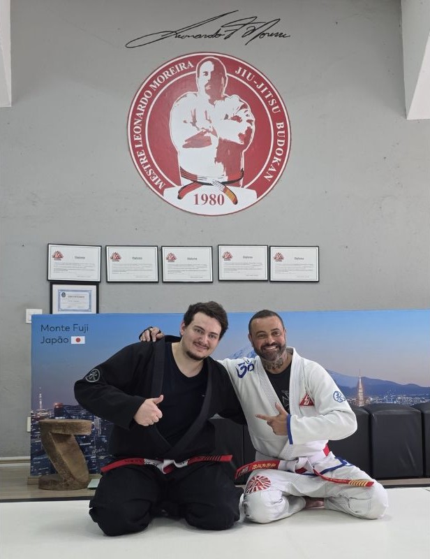 Mestre Michel recebe o 7º Dan em Jiu-Jitsu Budokan das mãos do Mestre Júlio